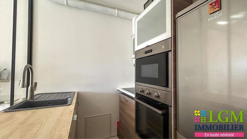 Studio - 25 m² - 1 pièce