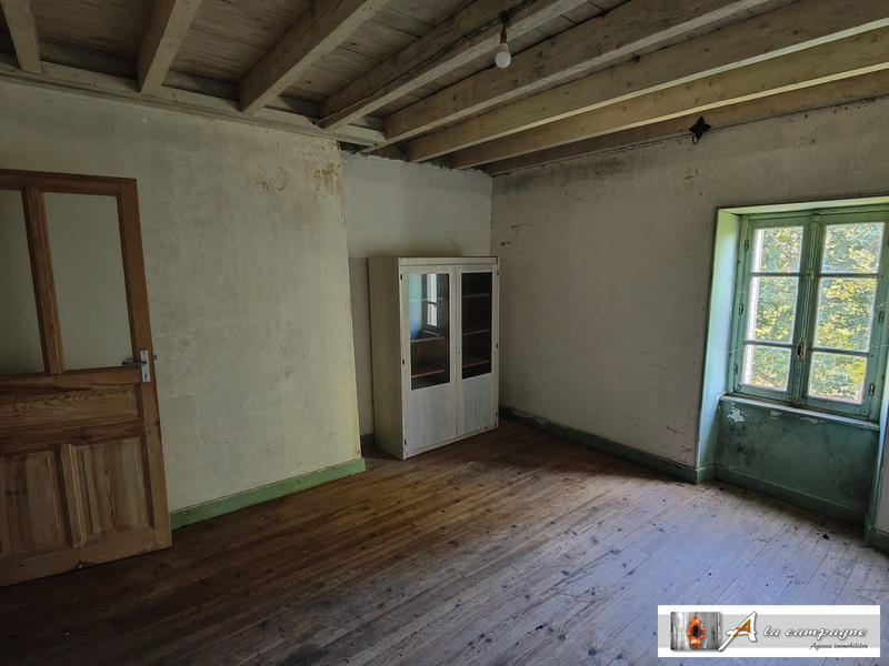 Maison ancienne - 101 m² - 8 pièces