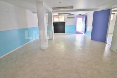 Local commercial - 236 m² - 4 pièces