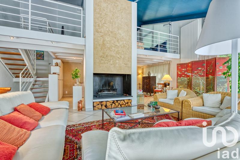 Maison - 220 m² - 5 pièces