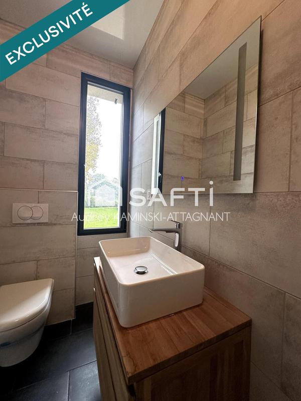 Maison - 256 m² - 9 pièces