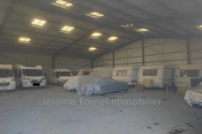 Local commercial - 3 050 m²