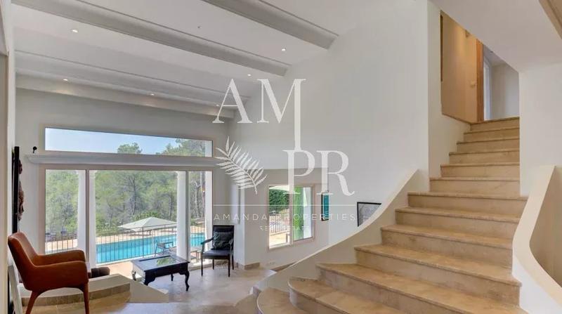 Villa - 600 m² - 12 pièces