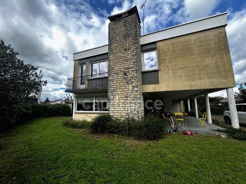 Maison - 120 m² - 5 pièces