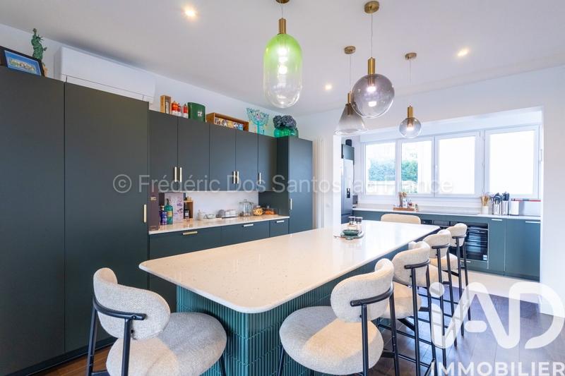 Maison - 200 m² - 6 pièces