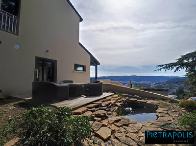 Maison - 274 m² - 10 pièces