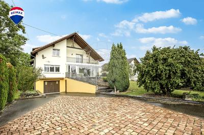 Maison - 190 m² - 7 pièces