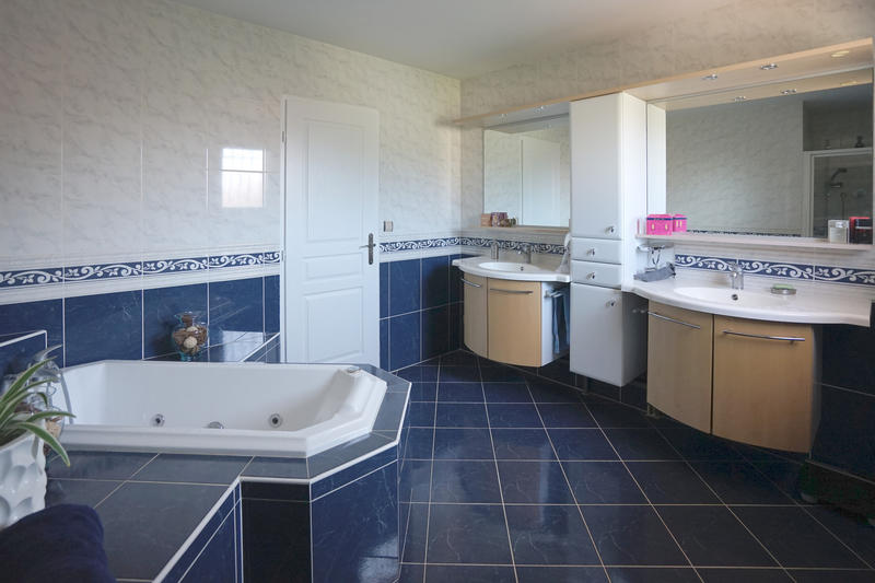 Maison - 190 m² - 7 pièces