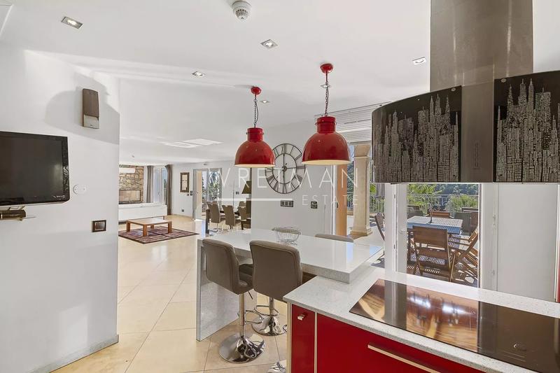 Villa - 400 m² - 10 pièces