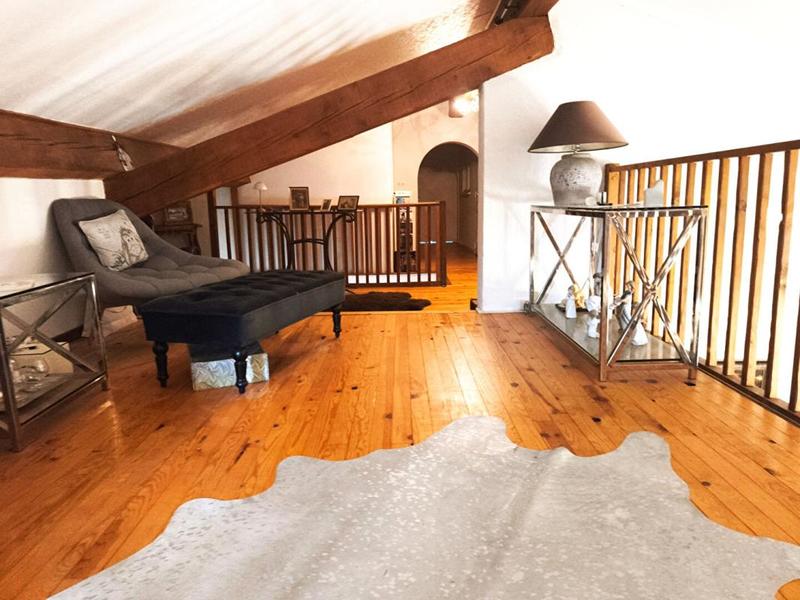 Maison - 213 m² - 7 pièces