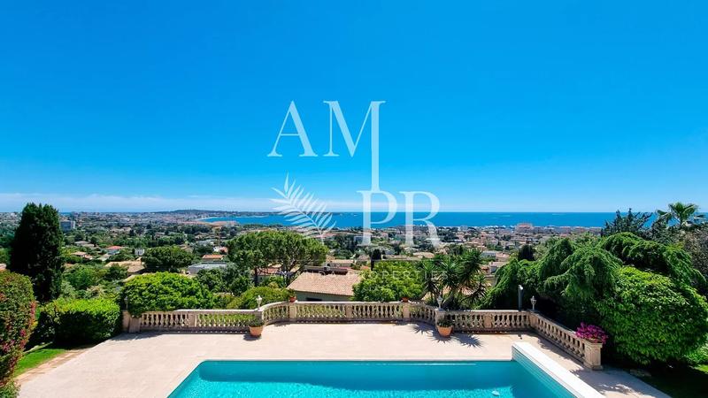 Villa - 350 m² - 10 pièces