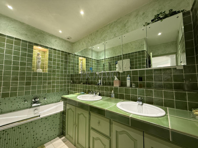 Appartement - 112 m² - 4 pièces