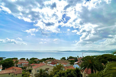 Maison contemporaine - 209 m² - 5 pièces