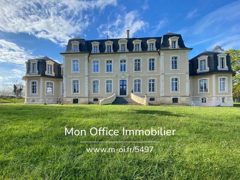 Château - 1 389 m² - 36 pièces
