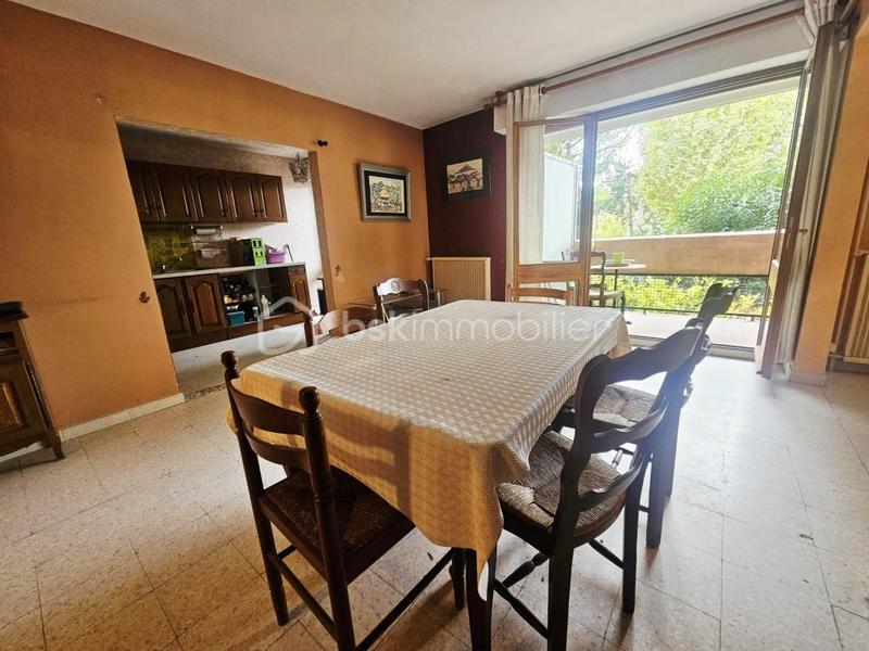 Appartement - 93 m² - 5 pièces