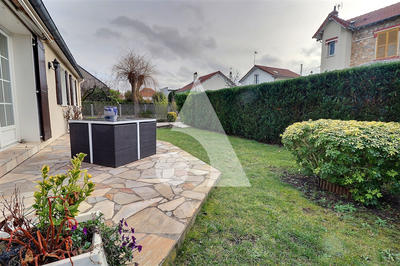 Maison - 94 m² - 5 pièces