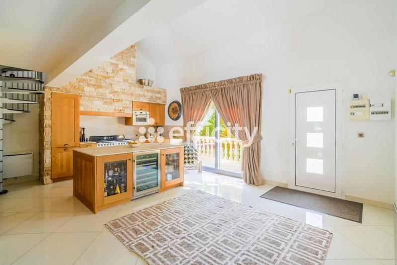 Maison - 110 m² - 3 pièces