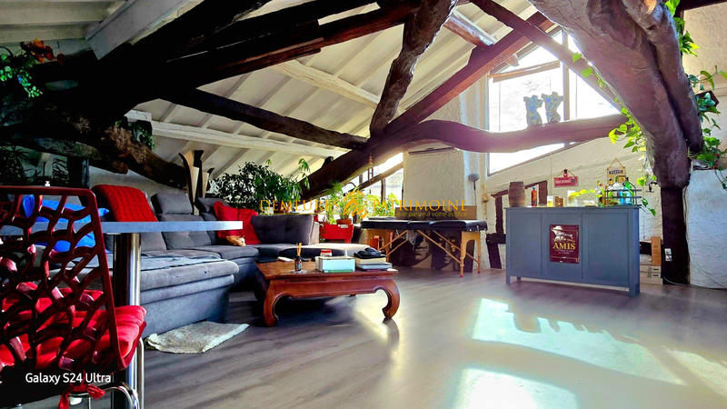 Maison - 205 m² - 5 pièces