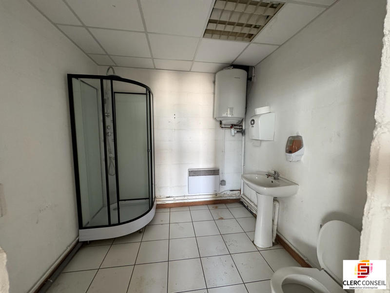 Local d'activités - 130 m²