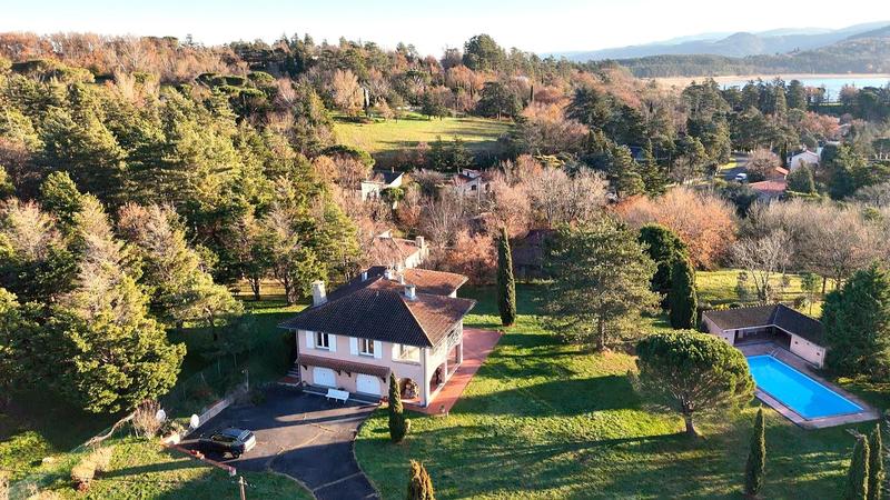 Maison de maîtres - 200 m² - 7 pièces