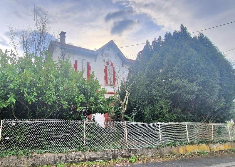 Maison - 180 m² - 9 pièces