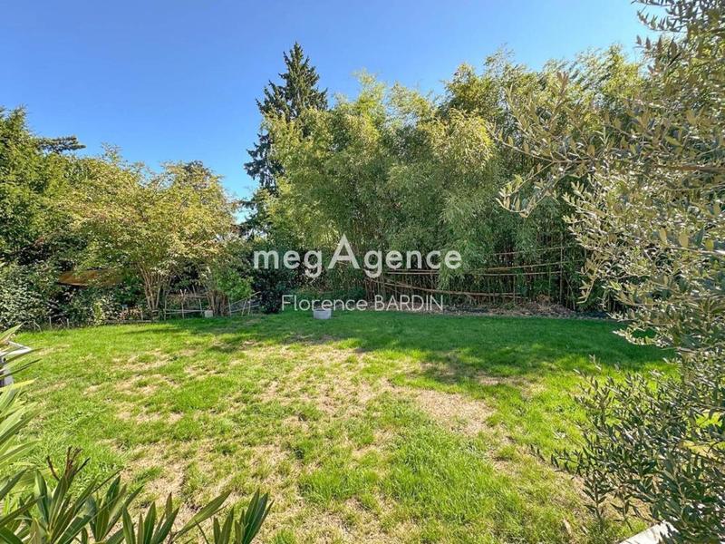 Maison - 220 m² - 10 pièces