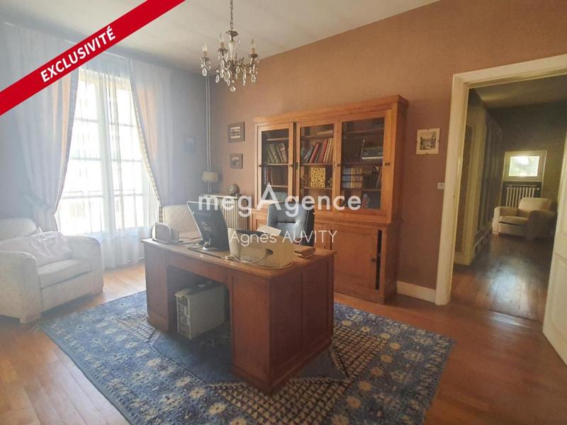 Maison - 300 m² - 10 pièces