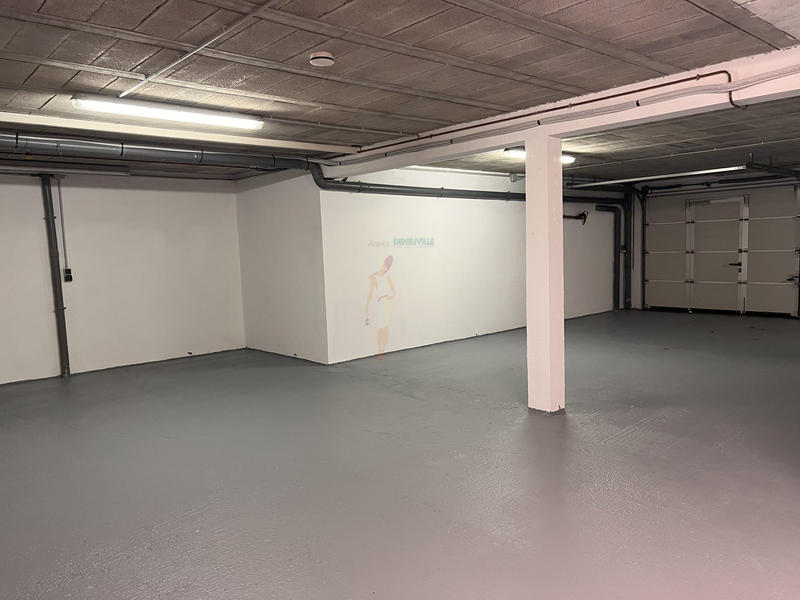 Maison traditionnelle - 230 m² - 5 pièces