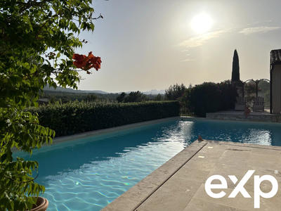 Maison - 218 m² - 6 pièces