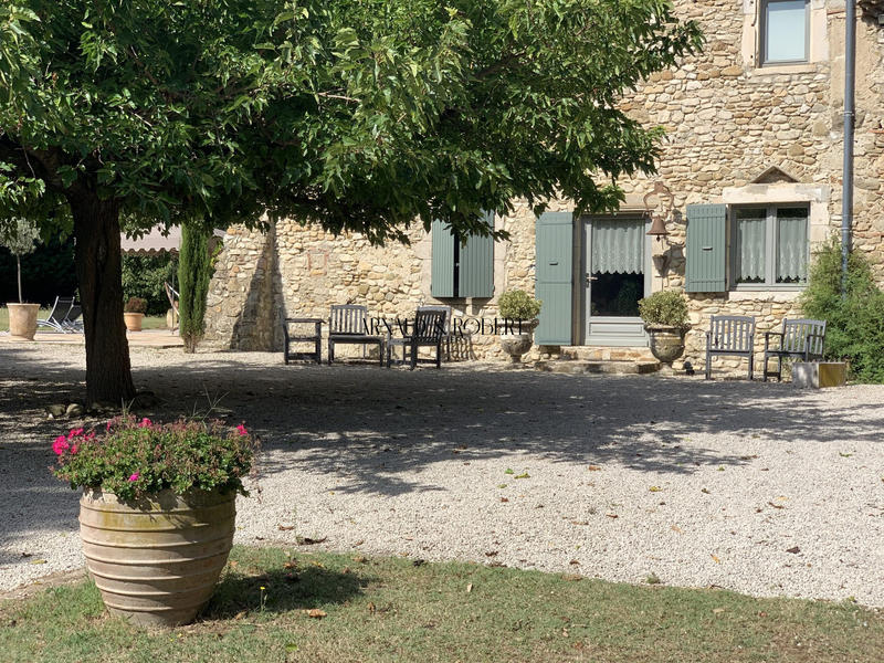 Mas - 519 m² - 12 pièces