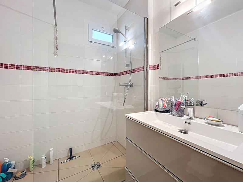 Appartement - 102 m² - 5 pièces