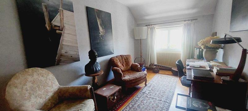 Maison - 248 m² - 9 pièces