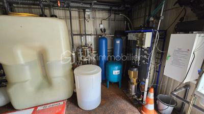 Local commercial - 851 m² - 1 pièce