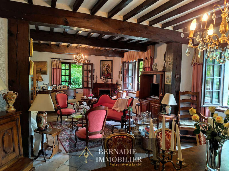 Demeure - 288 m² - 7 pièces