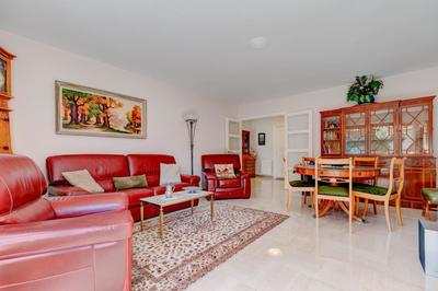 Appartement - 99 m² - 4 pièces