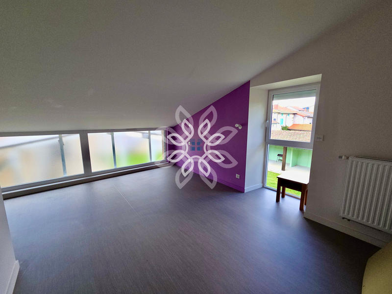 Propriété - 500 m² - 30 pièces