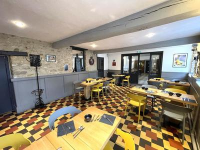 Maison ancienne - 310 m² - 11 pièces