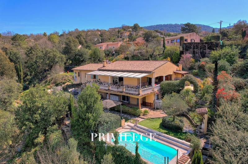 Villa - 238 m² - 6 pièces