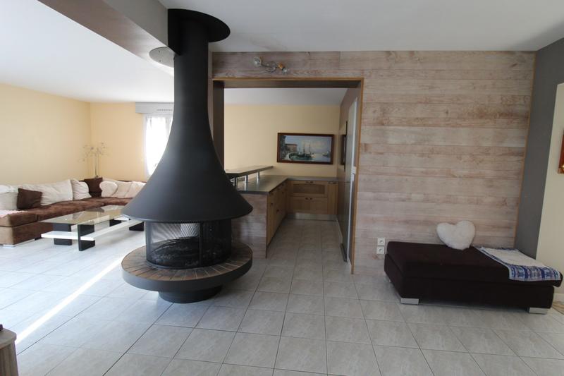 Maison - 235 m² - 8 pièces
