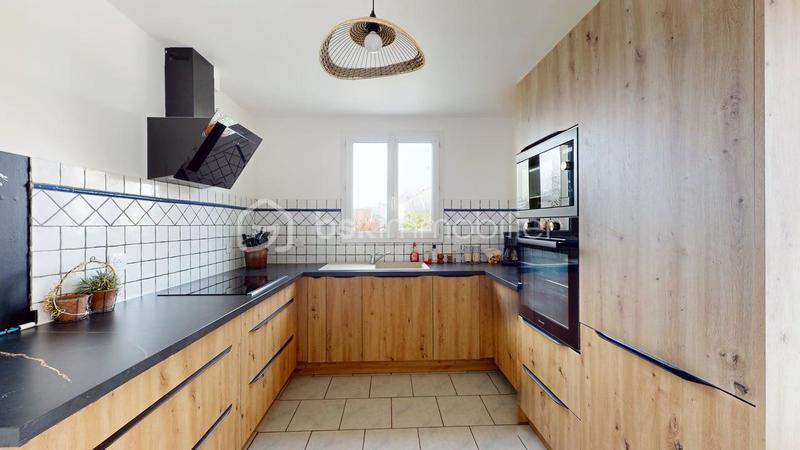 Maison - 90 m² - 4 pièces