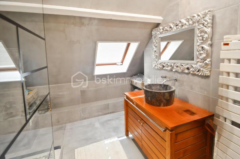 Maison traditionnelle - 171 m² - 5 pièces