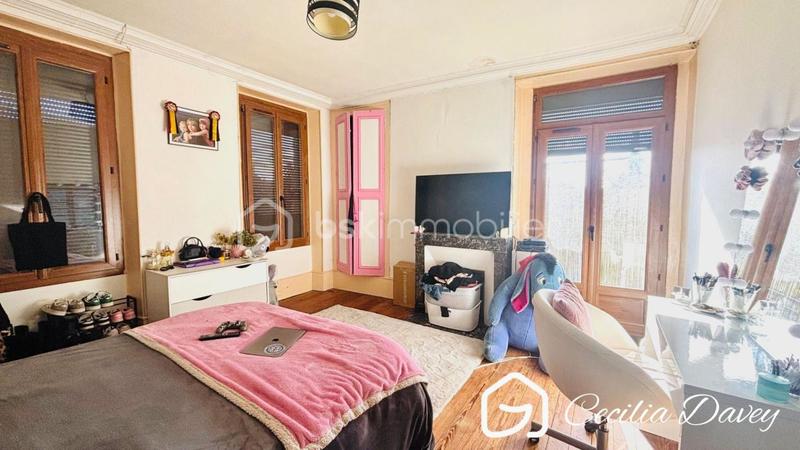 Maison ancienne - 250 m² - 9 pièces