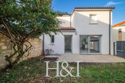 Propriété - 100 m² - 5 pièces