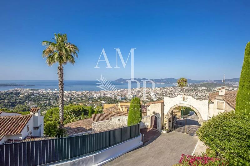 Villa - 185 m² - 7 pièces