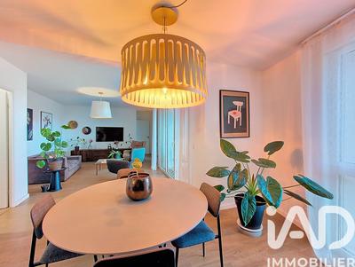 Appartement - 80 m² - 3 pièces