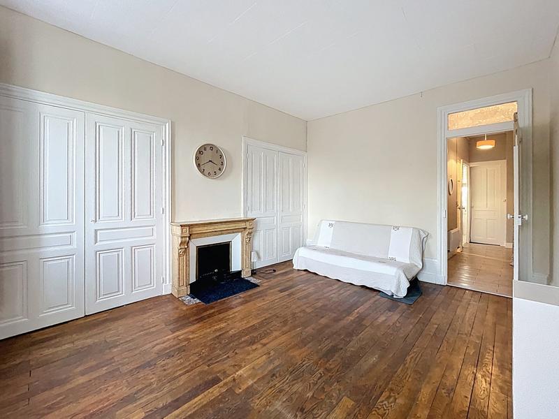 Appartement - 64 m² - 2 pièces