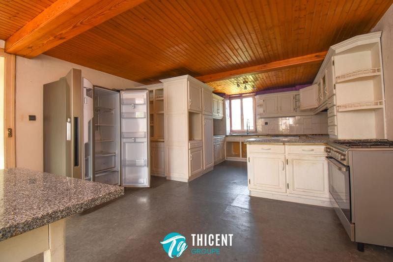 Maison - 210 m² - 6 pièces