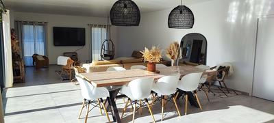 Maison - 220 m² - 5 pièces