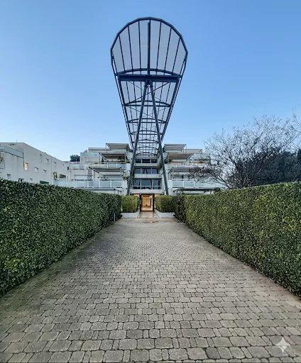 Appartement - 90 m² - 3 pièces