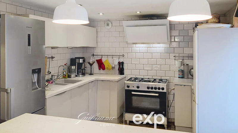 Maison traditionnelle - 192 m² - 7 pièces